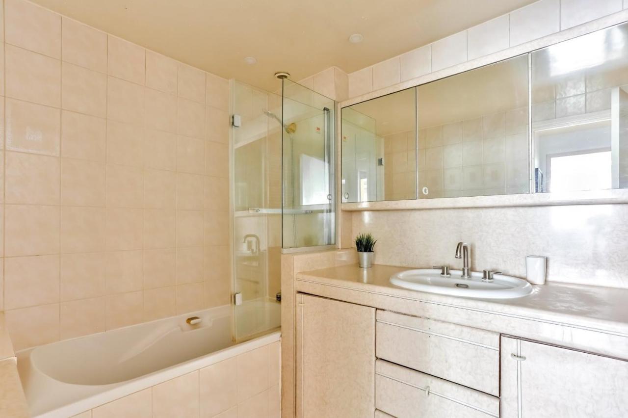 Appartement Quartier Arc De Triomphe Free Netflix Parijs Buitenkant foto